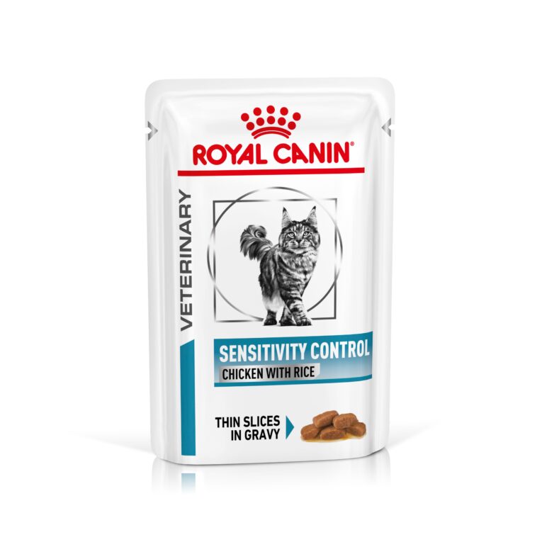 Royal Canin Veterinary Sensitivity Control Chicken with Rice Cat Pouch - Angled View